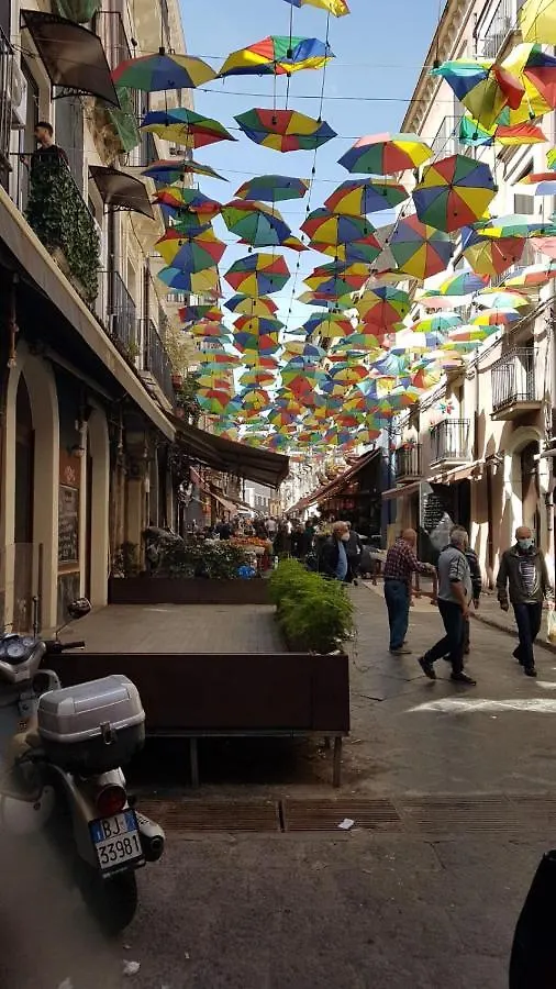 Antica Casa Centro Villa Catania 0*,